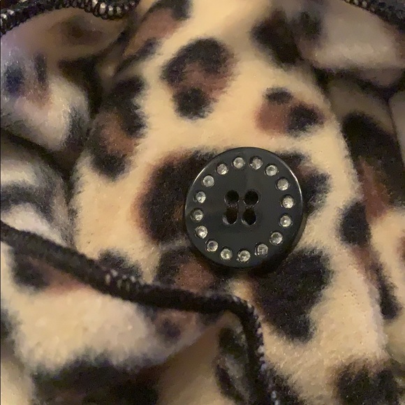 Mack & Co. - Picture 4 of 4